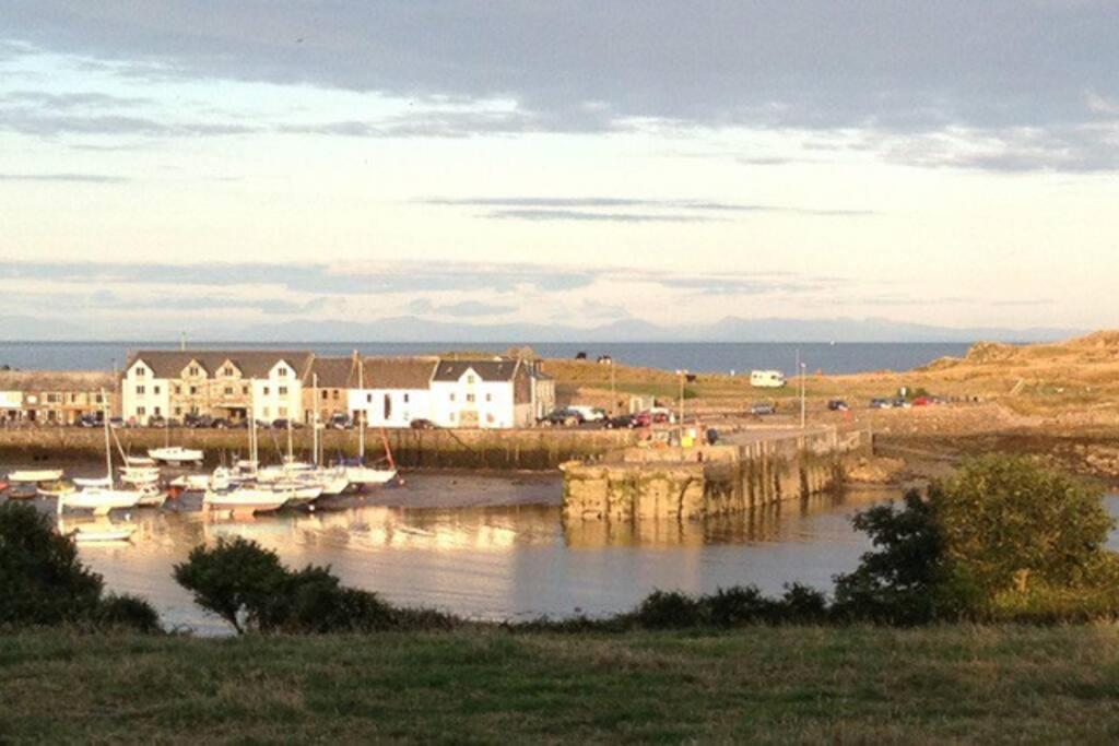 3 Bedroom Townhouse Right On The Harbour Isle of Whithorn Екстер'єр фото