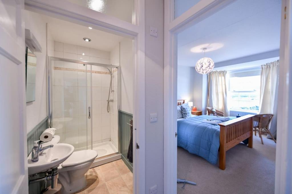 3 Bedroom Townhouse Right On The Harbour Isle of Whithorn Екстер'єр фото