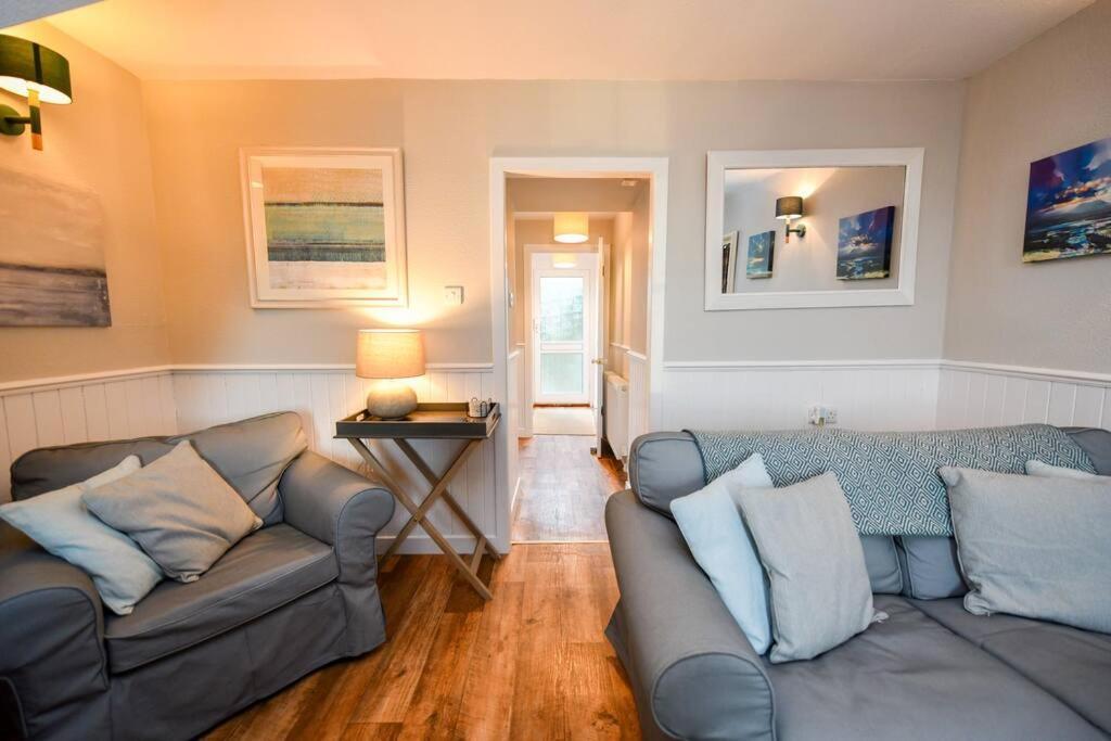 3 Bedroom Townhouse Right On The Harbour Isle of Whithorn Екстер'єр фото